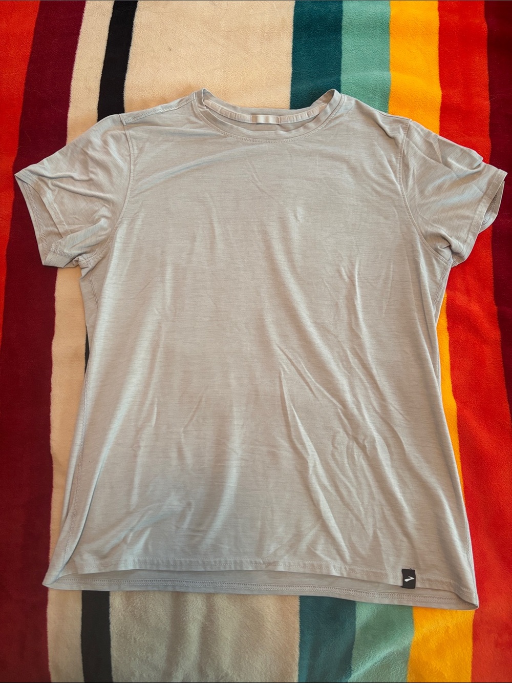 Brooks Luxe Tee in stone sz med
